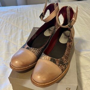 Freebird by Steven, Marilyn shoe, size 10